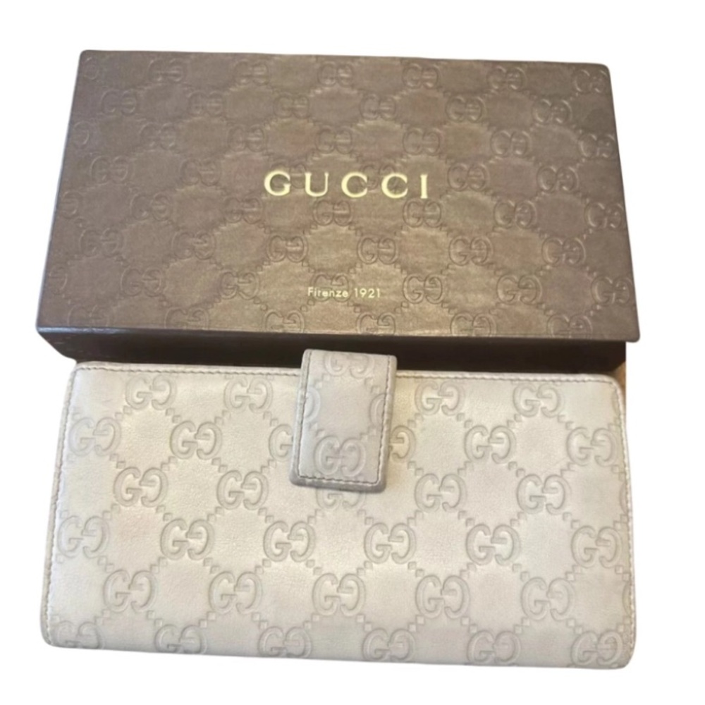 Gucci authentic made in Italy beige Long wallet GG line.